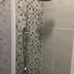 Fully Renovated דירה *